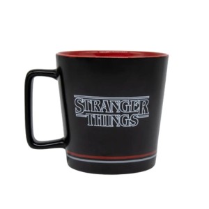 10024235 CANECA BUCK 400ML STRANGER THINGS LOGO
