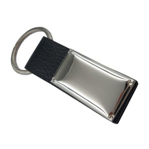 E009418 CHAVEIRO DE METAL COM COURO