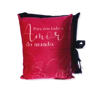 10064947 ALMOFADA FORMATO FIBRA CARTA LAÇO AMOR 30X30CM