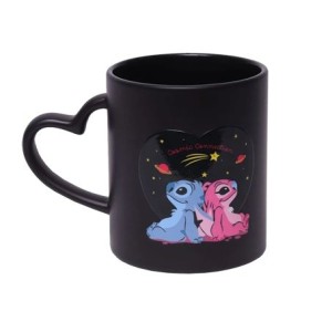 10026508 CANECA MAGIC CORACAO 300ML STITCH E ANGEL NAMORADOS PRETA
