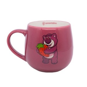 10026767 CANECA MAGGIE 400ML LOTSO STRAWBERRY TOY STORY